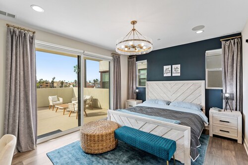 Dreamy Beach House with Pool/Spa - 5 Mins to Beach