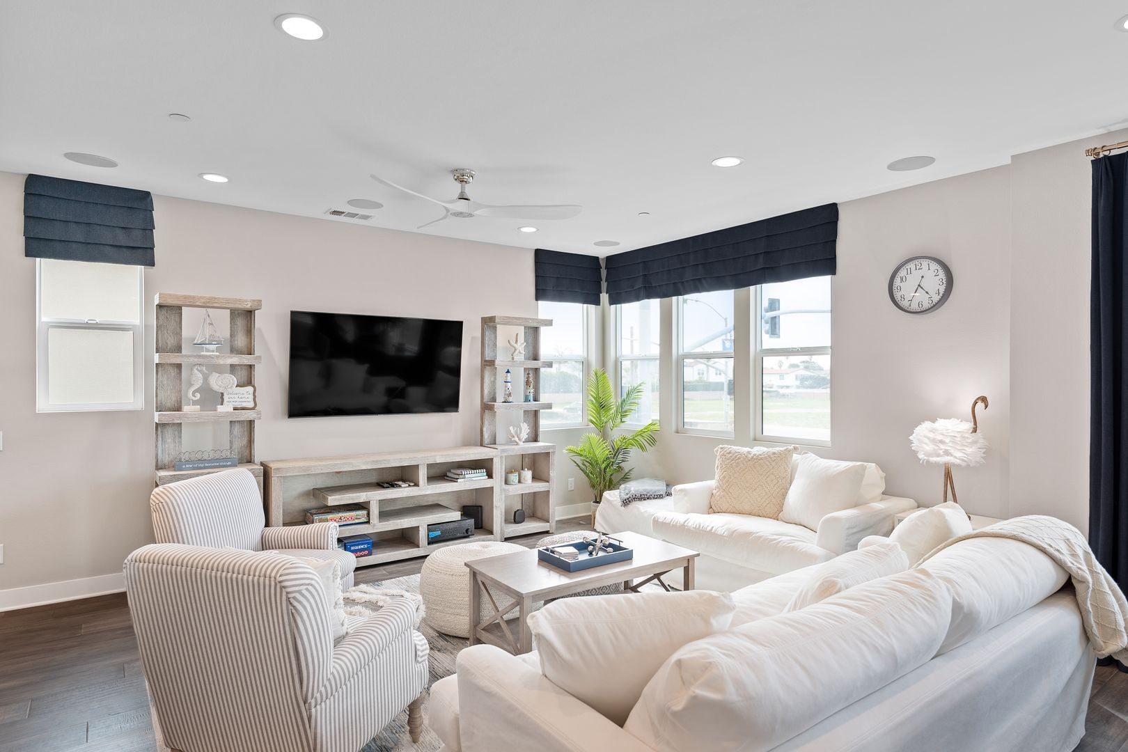 Smart TV, chimenea y futbolito 