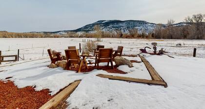 Secluded mountain-view home with hot tub, grill, firepit, wood stove, fireplace