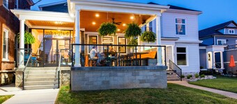 Bourbon Retreat: 4 King, 5.5 Baths, Walk to Dining