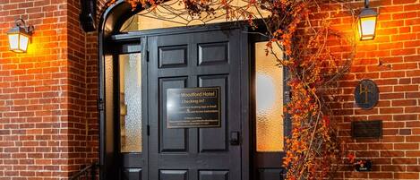 تفاصيل الفندق من الخارج