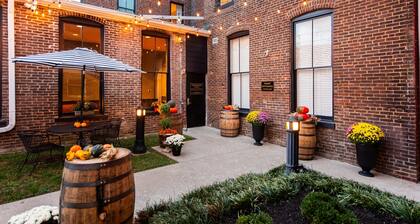 Historic Woodford Buffalo Trace Distil - Sleeps 24