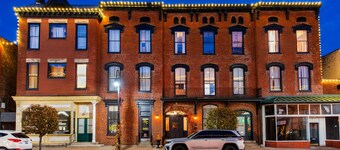 Historic Woodford Buffalo Trace Distil - Sleeps 24