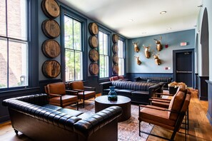 Interior - Historic Woodford Buffalo Trace Distil - Sleeps 24 (Versailles)