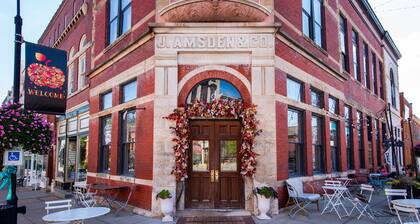 Wild Turkey Suite, The Woodford Hotel