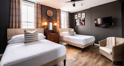 Woodford Reserve Suite, The Woodford Hotel