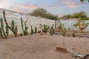 Property grounds - ~The Hummingbird House~  Sauna, Two King Beds, Mountain Views! (Phoenix)