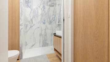 Shower, towels
