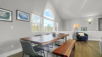 House, 3 Bedrooms | Dining