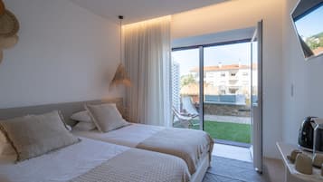 3 bedrooms, bed sheets