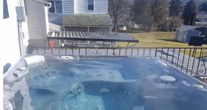 Cheerful two bedroom with a deck