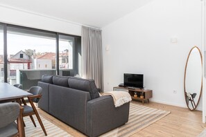 TV - VIVA   In  the  MOOD (Porto)
