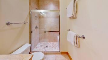 Dusche, Whirlpool, Haartrockner, Bidet