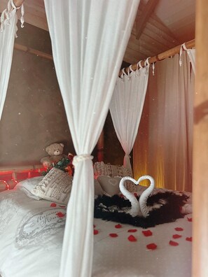 2 bedrooms, iron/ironing board, travel crib, free WiFi - Pretty wooden house with jacuzzi, air conditioning, heated pool, bicycles, internet (biscarrosse)