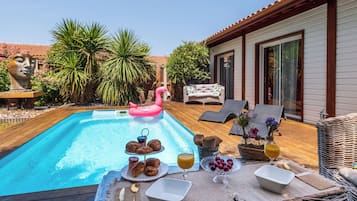 Piscine extérieure, piscine chauffée