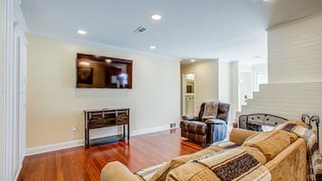 Smart TV, computer monitors