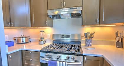 Modern Barn Apartment w/Fireplace & Grill, MTN Views, Near Town, 6 mi. to Skiing