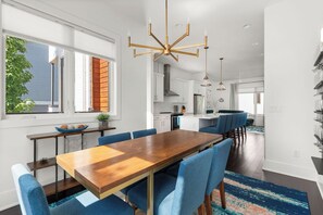 Dining - Amazing Rooftop Home walk to 12S 4th night FREE (Nashville)