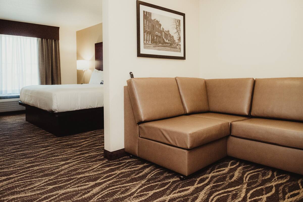 Pillow-top beds, desk, laptop workspace, iron/ironing board