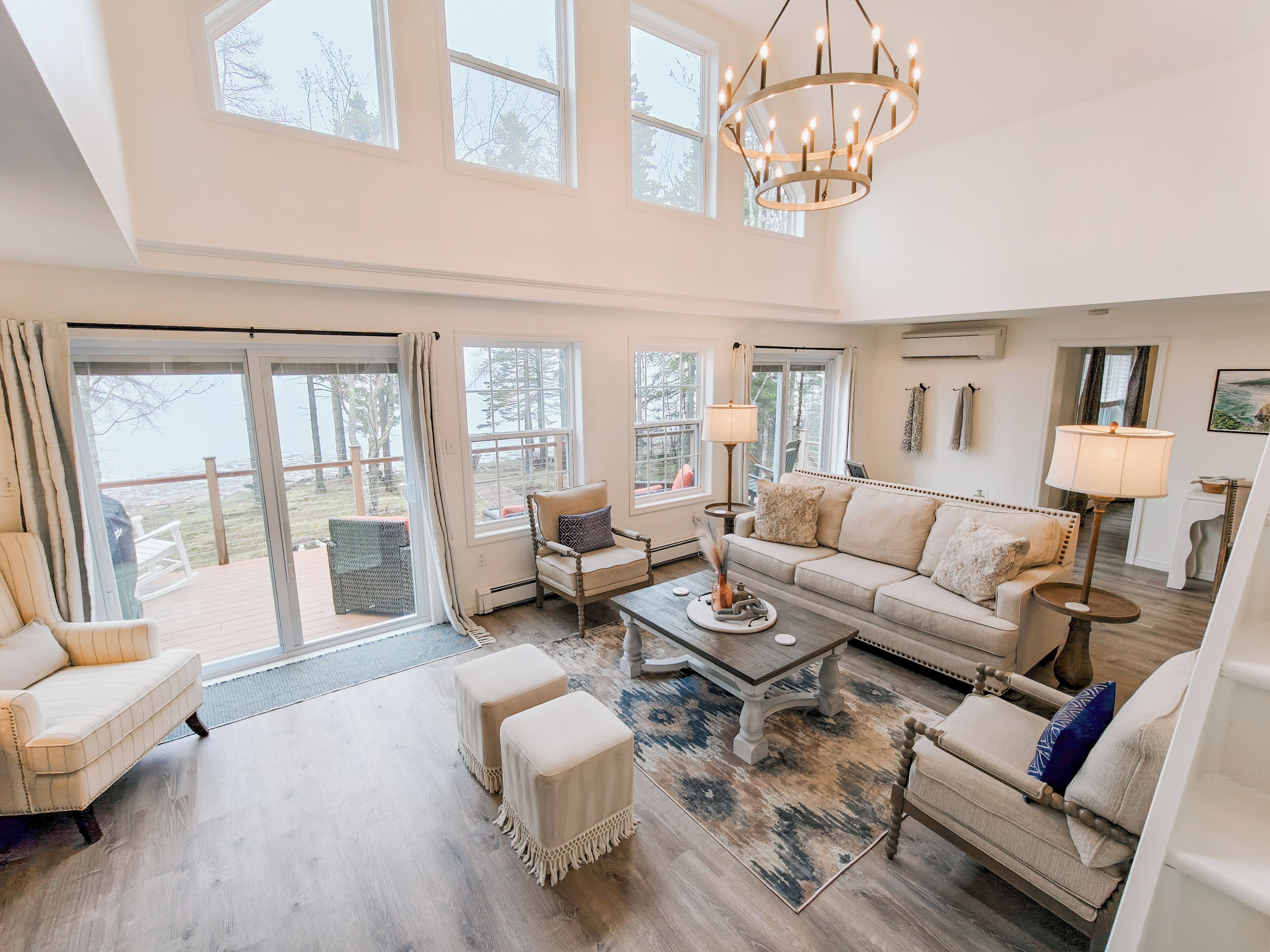 智能電視、壁爐、電子遊戲、DVD 播放機