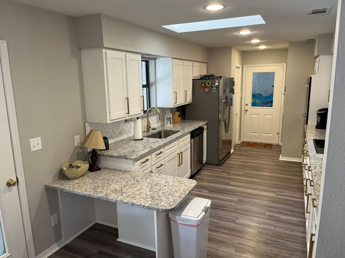 Frigorífic, microones, forn i placa de cuina 