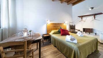 Premium-Doppelzimmer | Minibar, Schreibtisch, schallisolierte Zimmer, kostenloses WLAN