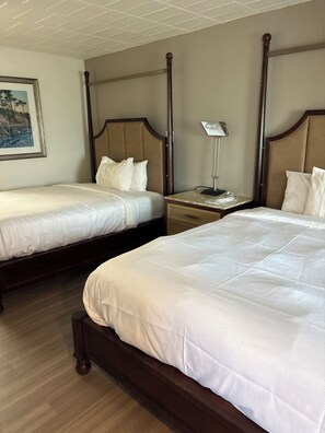 Standard Single Room | WiFi (free), bed sheets - Richland Inn (Johnstown)
