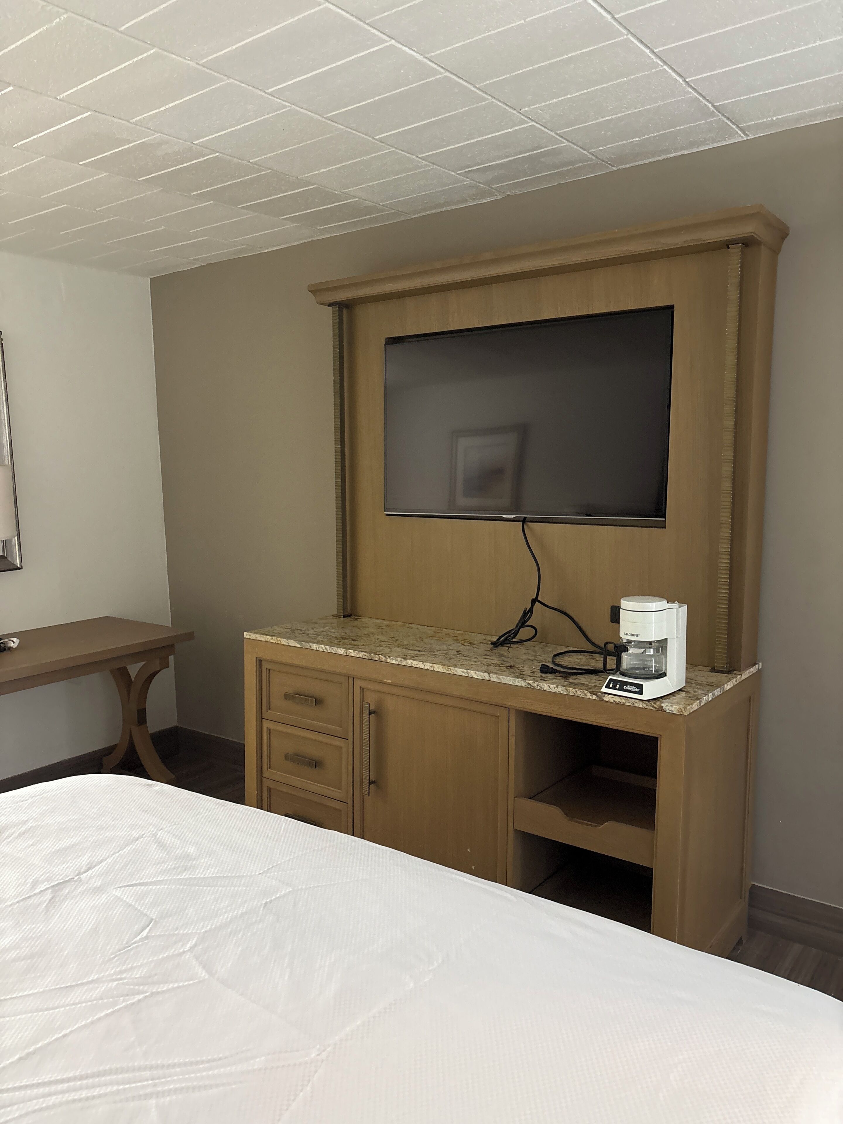 32-inch flat-screen TV with satellite channels, TV