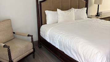 Basic Single Room, 1 King Bed | WiFi (free), bed sheets
