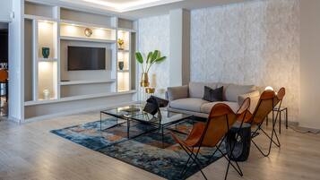 32-inch Smart TV with digital channels, TV