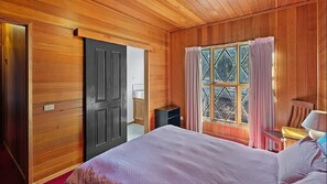 5 bedrooms, bed sheets