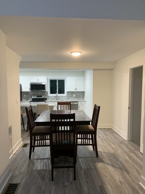 Dining - 5BR & 4BA vacation home to relax, recreate or reset, and strategically located (Roswell)