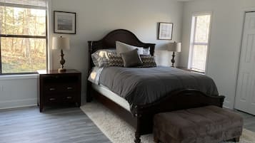 5 Schlafzimmer, Schreibtisch, Bügeleisen/Bügelbrett, Reisekinderbett