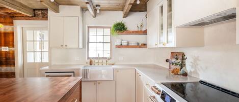 Microwave, oven, stovetop, dishwasher