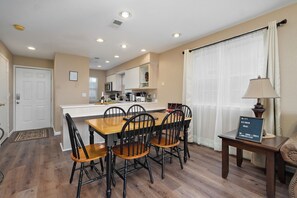 Dining - Retreat @ the Hills w/ Pets and Game Room (Branson)