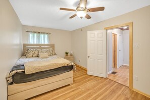 4 soverom, wi-fi (inkludert) og sengetøy