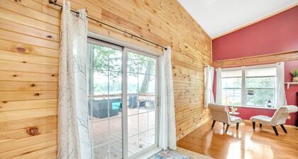 The Wolf Den :Fall Colors & Cozy Evenings – The Perfect Autumn Getaway