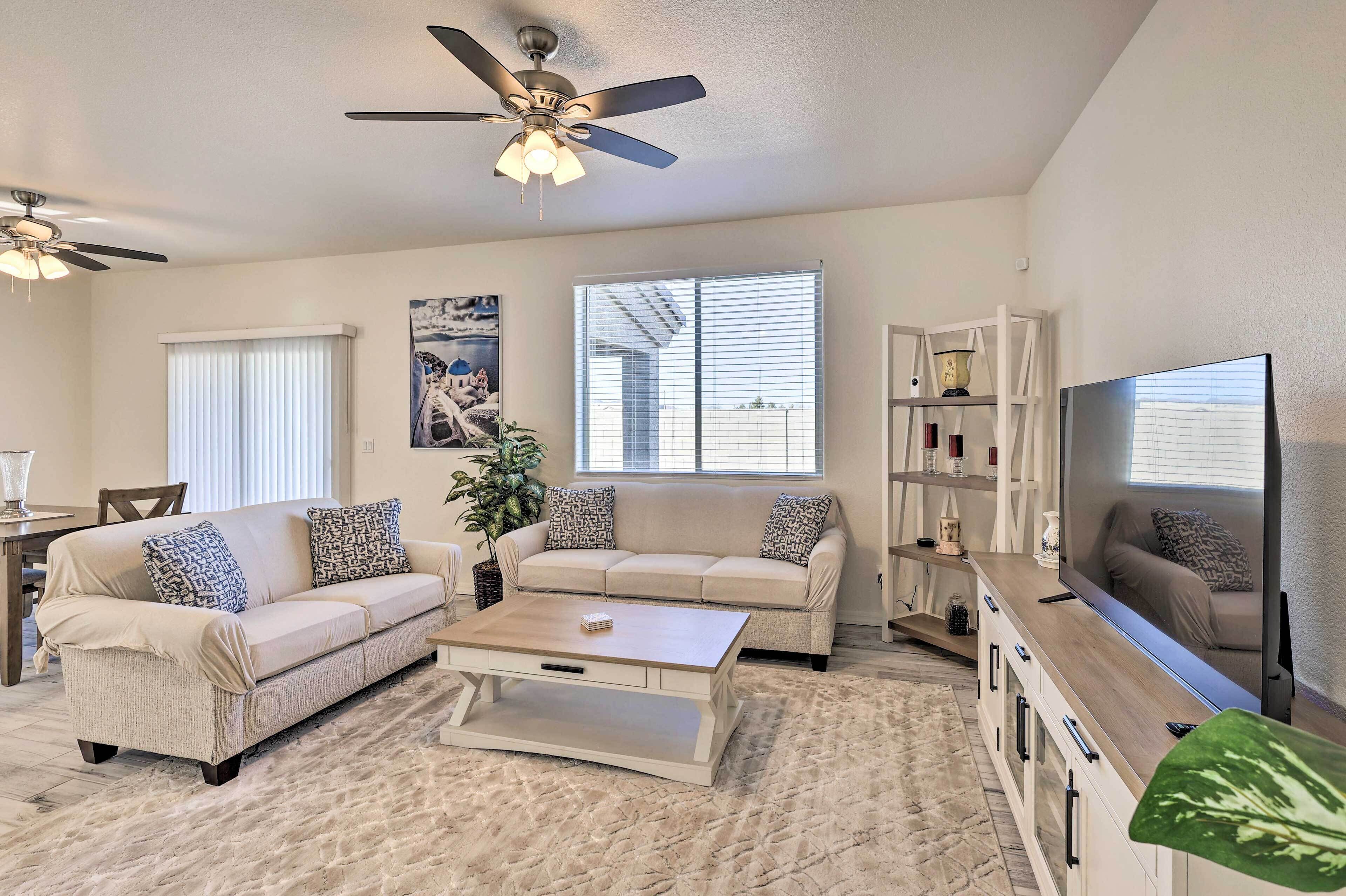Modern Kingman Vacation Rental, 5 Mi to Dtwn!
