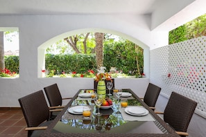 Outdoor dining