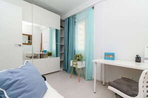 2 quartos, ferros/tábuas de passar roupa, Wi-Fi de cortesia