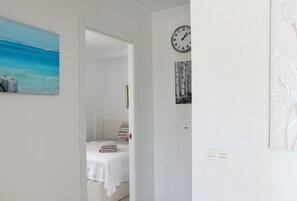 2 室のベッドルーム、アイロン / アイロン台、WiFi (無料)、ベッドシーツ