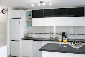 Fridge, microwave, oven, dishwasher