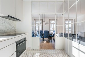 Fridge, microwave, oven, dishwasher