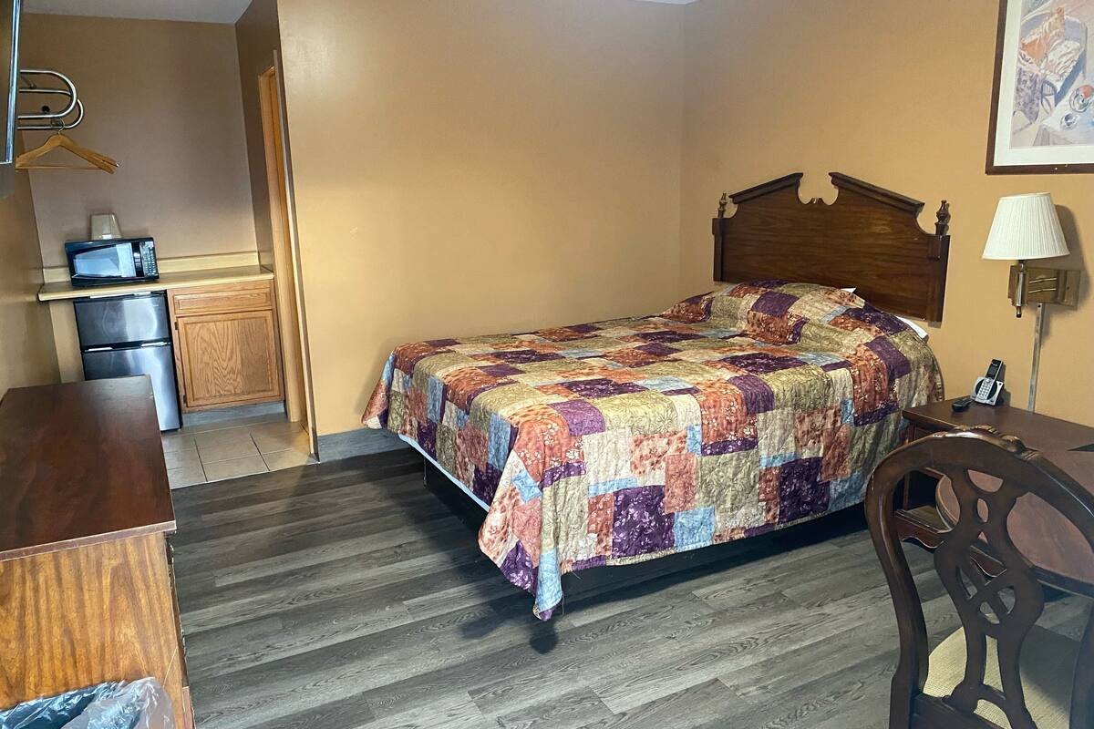 Basic Room | WiFi (free), bed sheets
