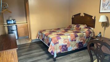 Kamar Basic | Wi-Fi gratis dan seprai linen