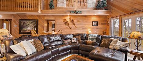 Fernseher, Kamin, DVD-Player