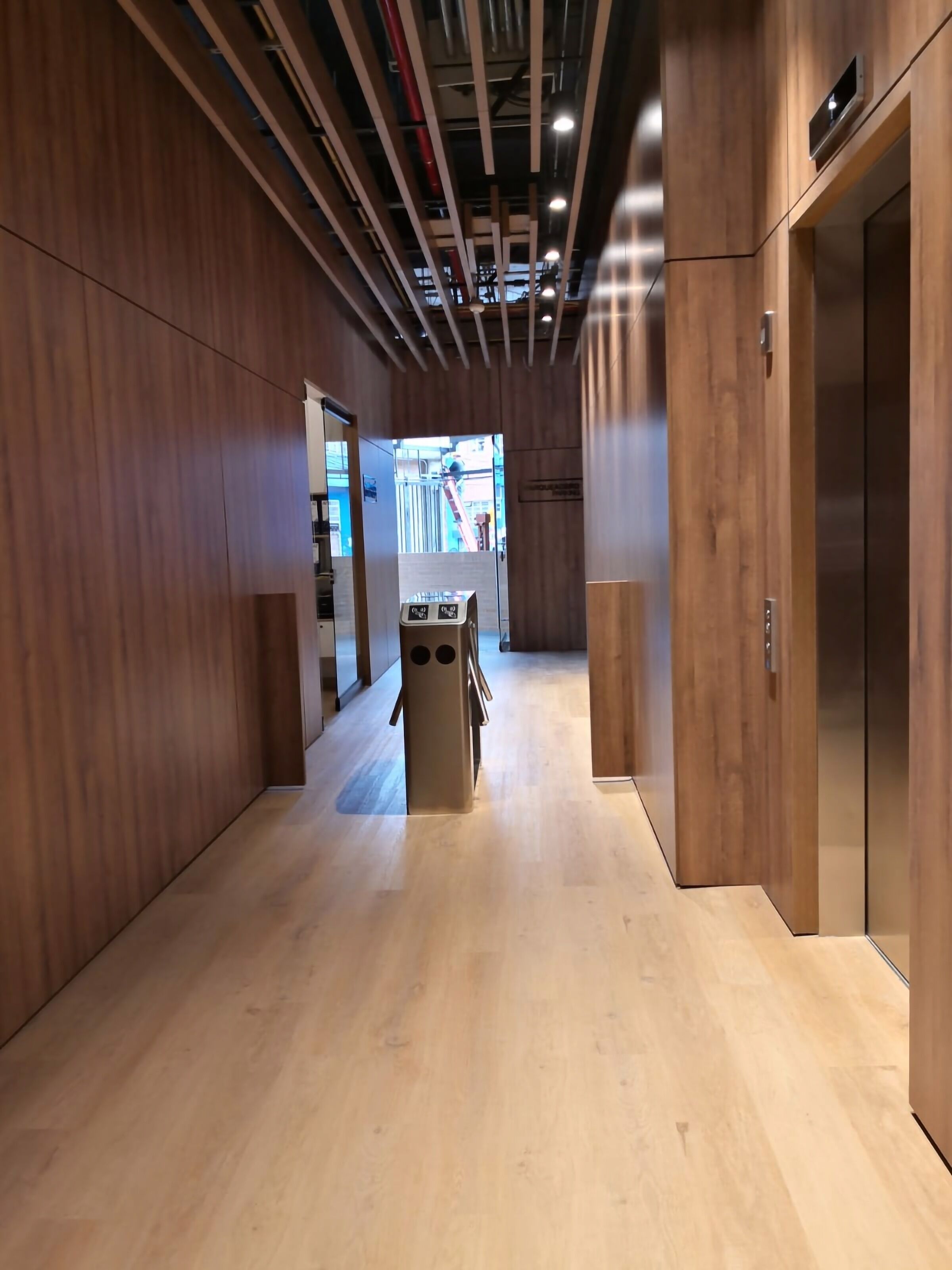 Deluxe Double Room | Living area | 50-inch Smart TV with cable channels, TV, Netflix