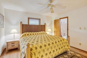 4 bedrooms, travel cot, Internet, bed sheets