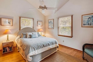 4 Schlafzimmer, Reisekinderbett, Internetzugang, Bettwäsche