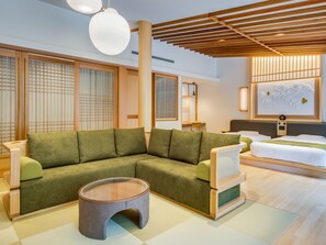 Luxury Suite, Private Bathroom, Garden View | In-room safe, desk, free WiFi, bed sheets - Ureshino Yadoya (Ureshino)